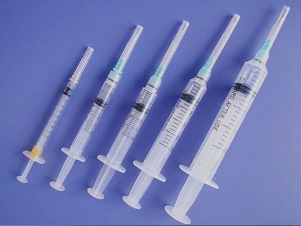 medical-sterile-syringe19404401992